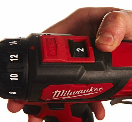 Wiertarko-wkrętarka MILWAUKEE M12 BDD - 202C